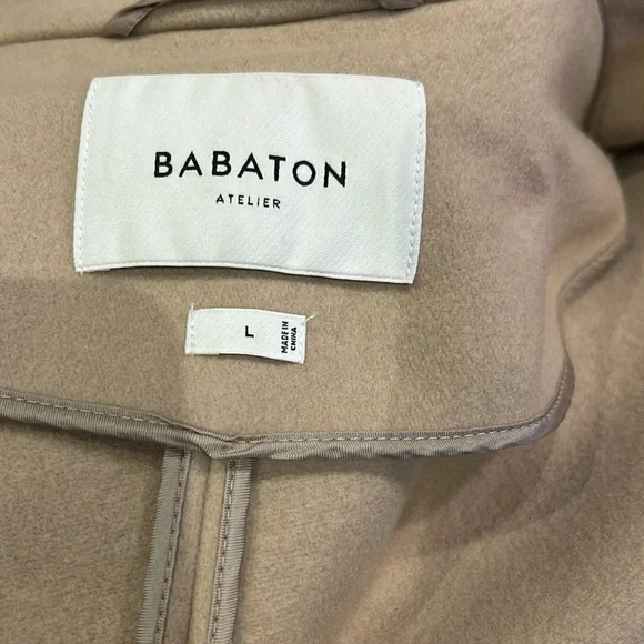 Aritzia Babaton camel coloured coat. Belt, waste snap. Wool blend coat, size L. - Picture 9 of 11